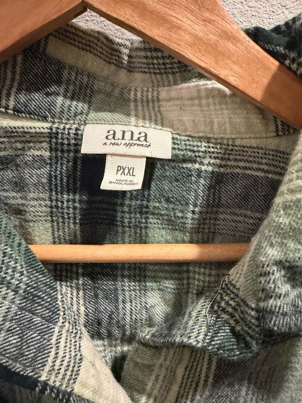 a.n.a a new approach Green Plaid Flannel Button Down Shirt Size PXXL - Picture 2 of 3